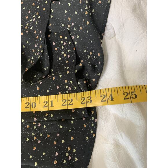 Cabi Large Wrap Top Ruffle Neckline Black/Heart Print Long sleeve Career Church - Picture 6 of 10